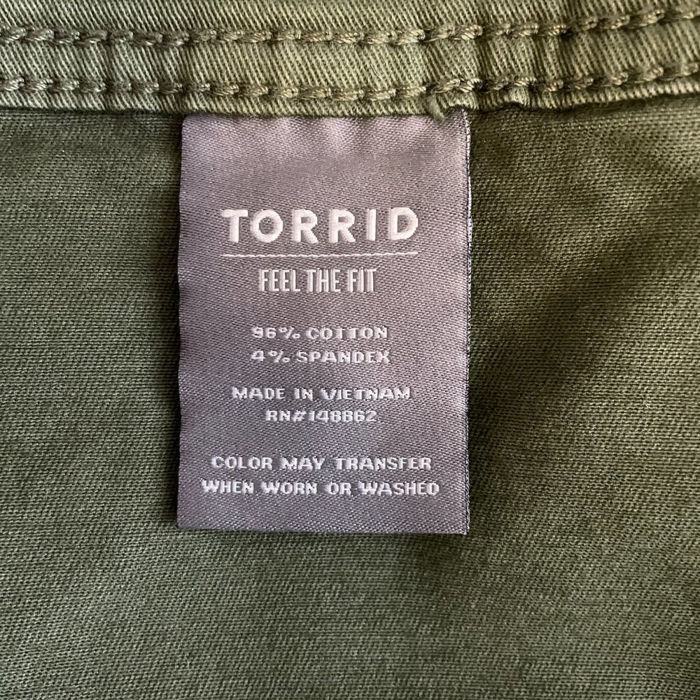 Olive Green Women's Cropped Pants - Picture 9 of 10